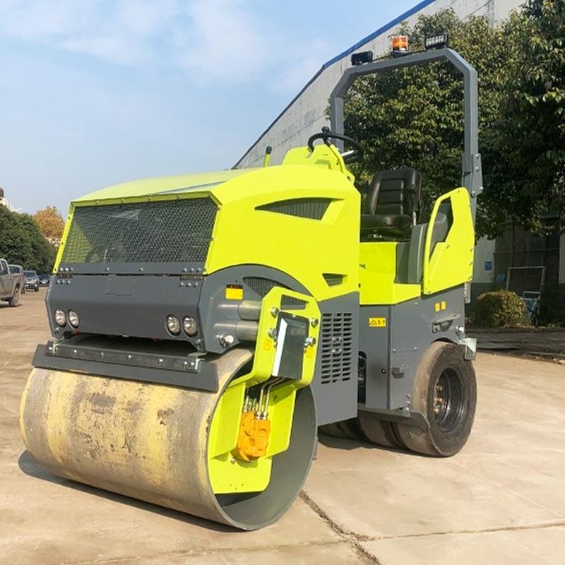 新款4噸單支撐前鋼后膠座駕式壓路機BM4000