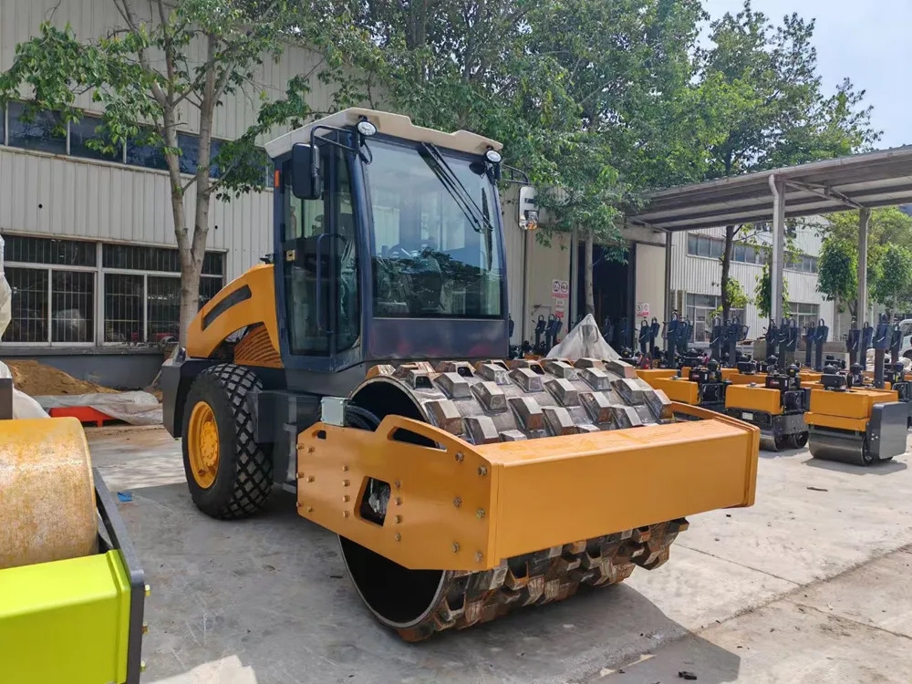 新款8噸座駕式單鋼輪壓路機BM8000